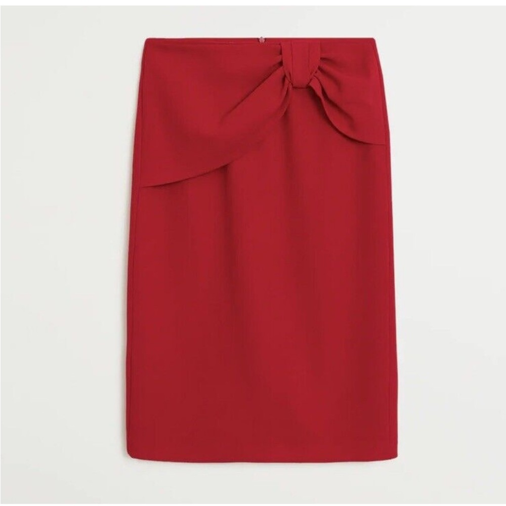 Red Mango pencil skirt with bow/knot detail. NWT